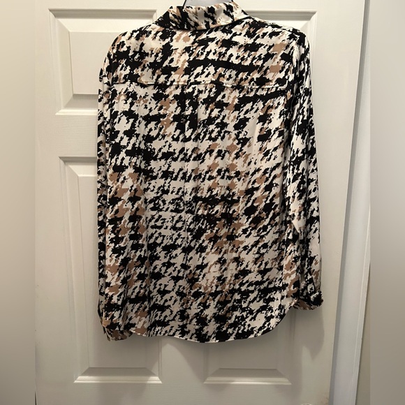 NWT *Great for Work* THE LIMITED Black, Tan and White Houndstooth Blouse,Size XL - Picture 6 of 14